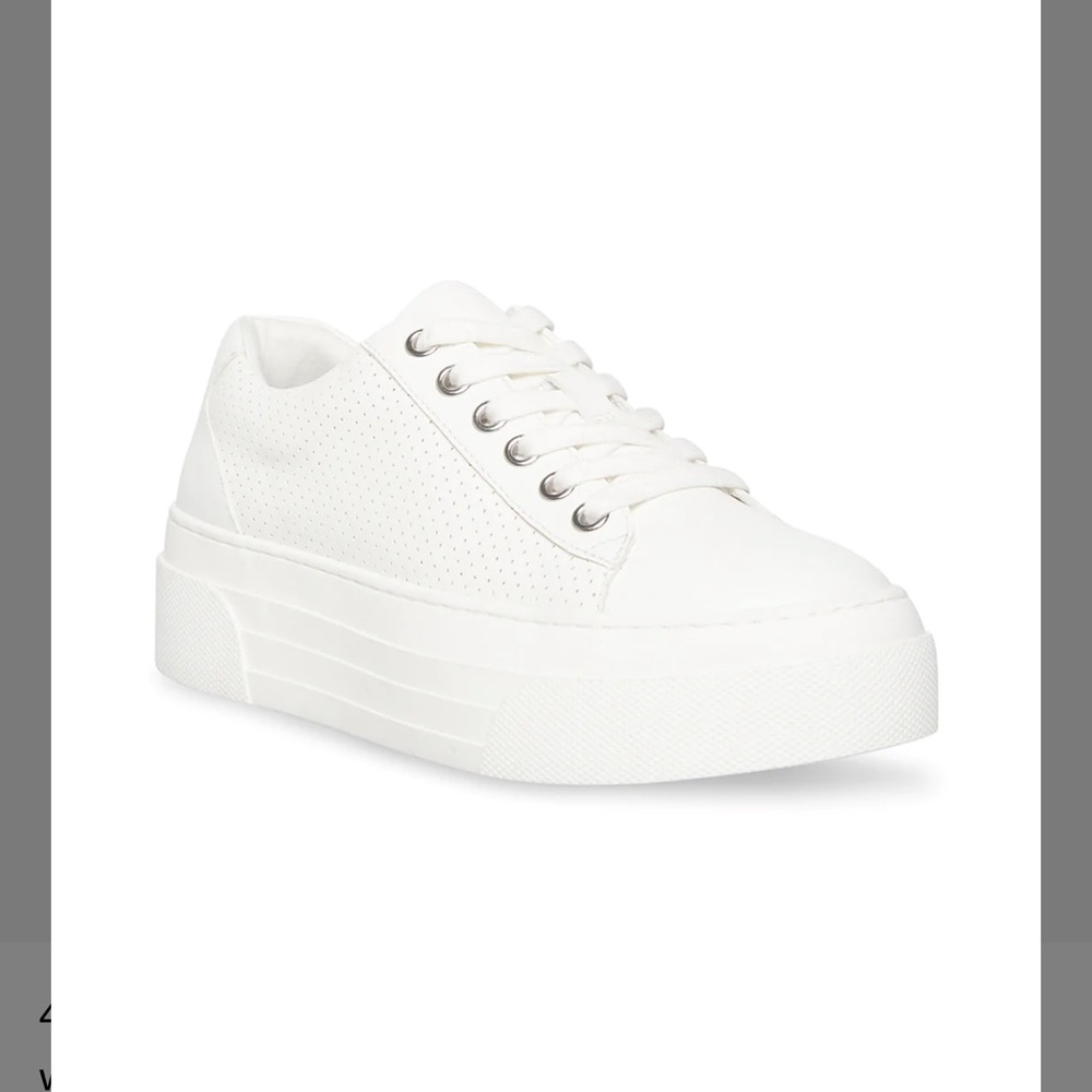 Steve Madden Studio White Chunky Sneaker - size 8.5